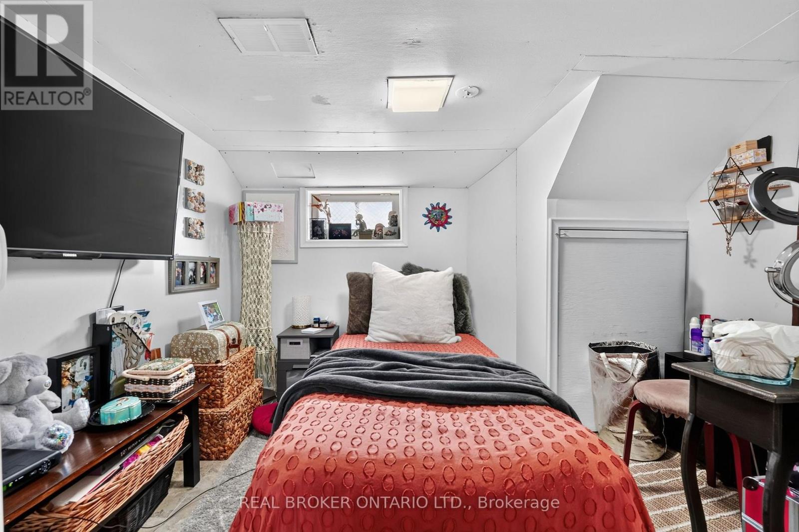 238 Chambers Avenue, Toronto, Ontario  M6M 3L5 - Photo 41 - W13759148