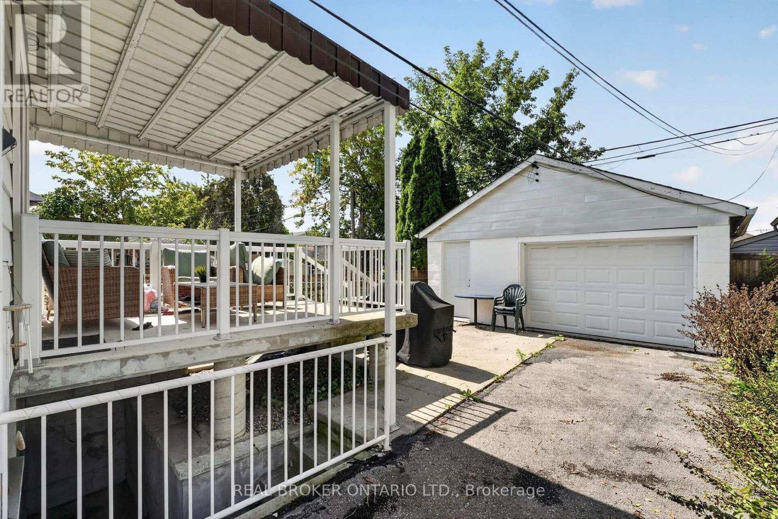 238 Chambers Avenue, Toronto, Ontario  M6M 3L5 - Photo 46 - W13759148