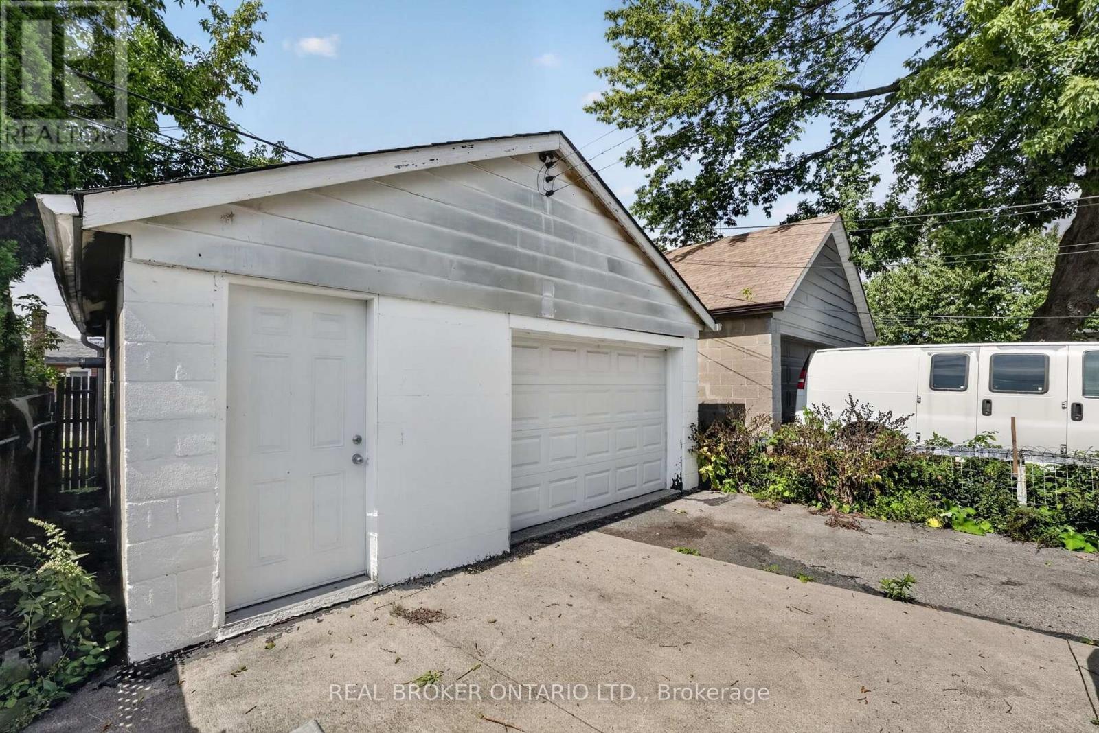 238 Chambers Avenue, Toronto, Ontario  M6M 3L5 - Photo 49 - W13759148