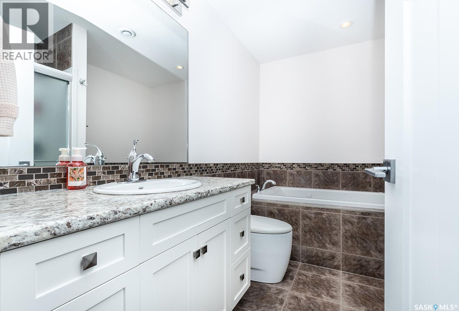 355 Coppermine Crescent, Saskatoon, Saskatchewan  S7K 4L5 - Photo 30 - SK047749