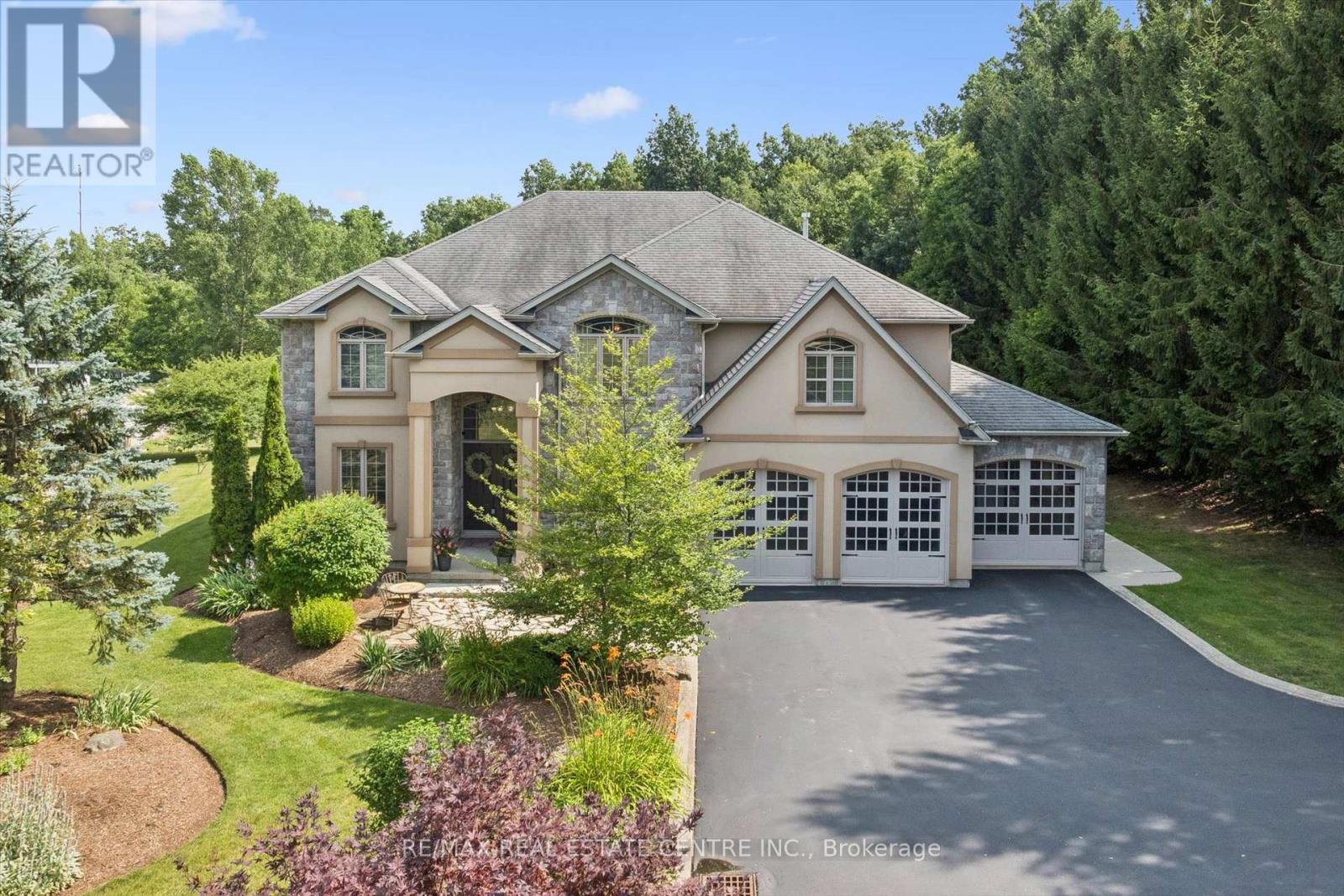 332 SCENIC DRIVE, Saint George, Ontario