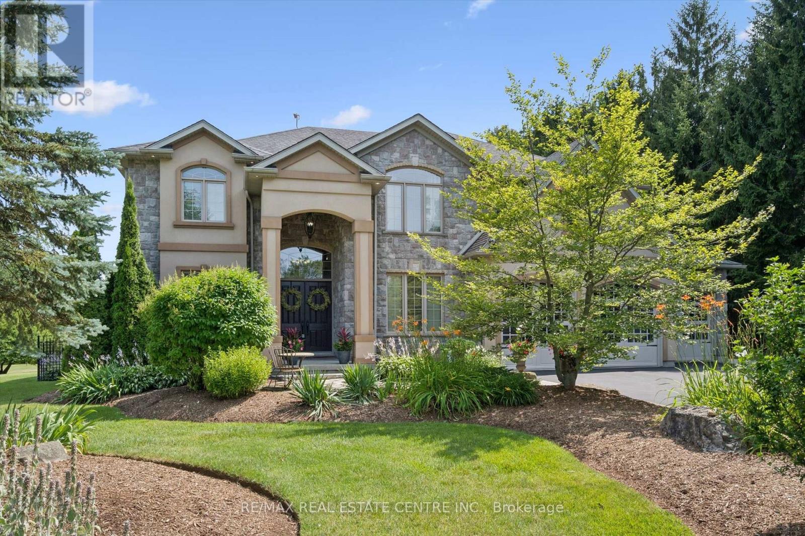 332 Scenic Drive, Saint George, Ontario  N0E 1N0 - Photo 3 - X13758894