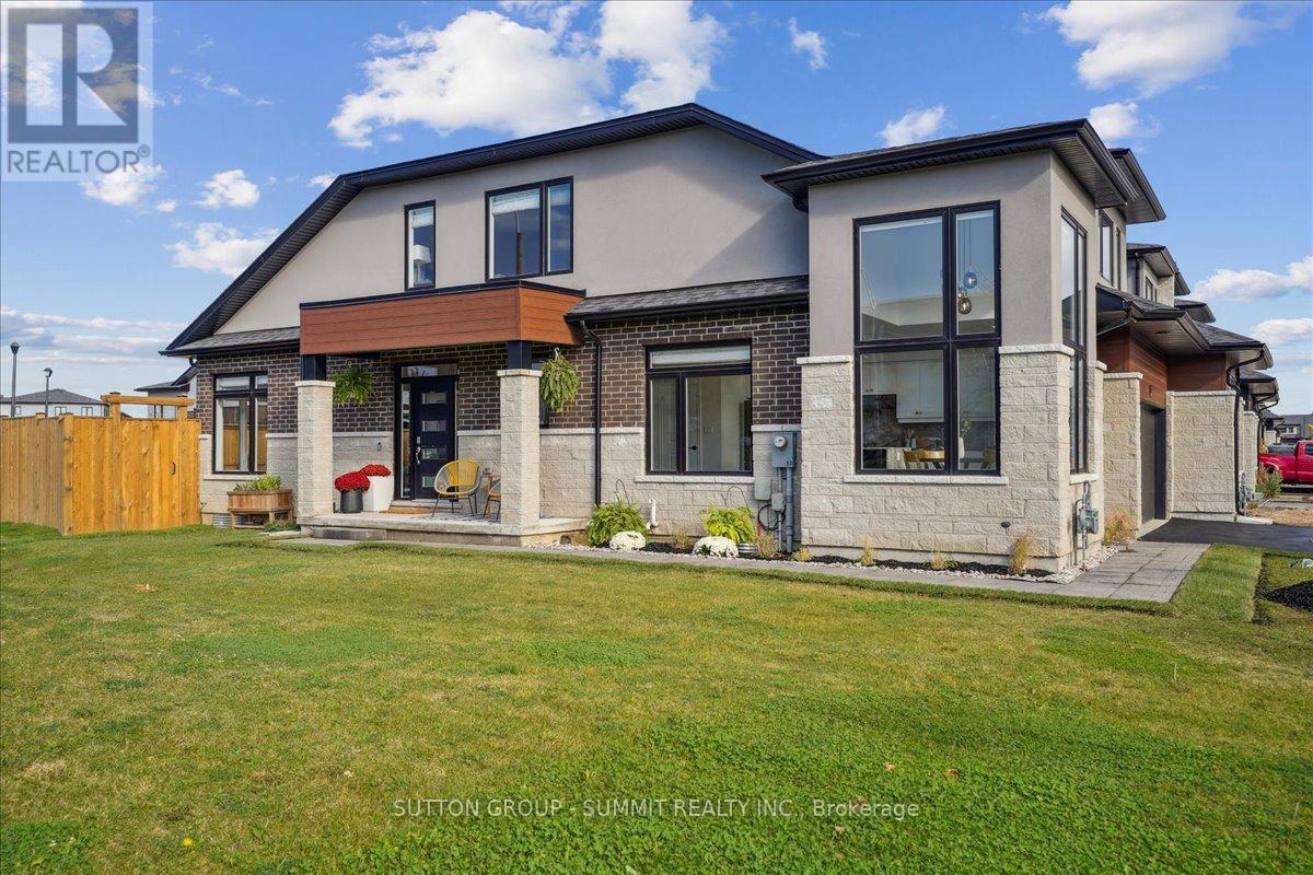 52 WELCH LANE, Hamilton, Ontario