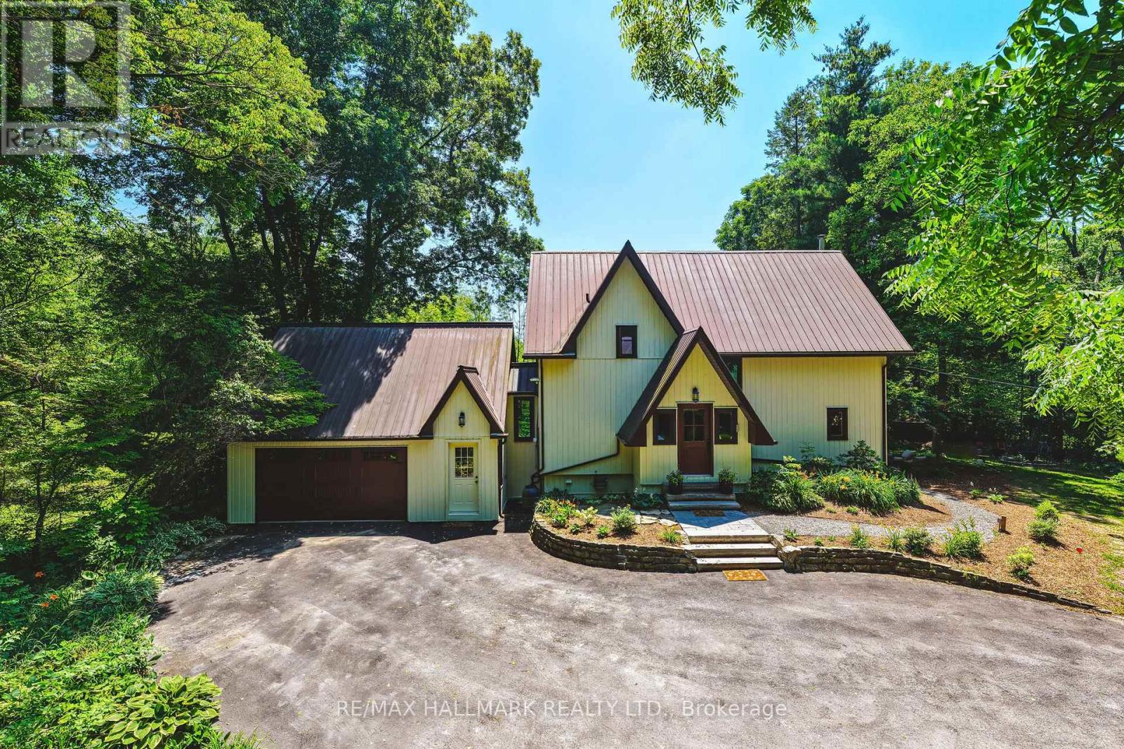 1548 Mineral Springs Road, Hamilton, Ontario  L9H 5E3 - Photo 8 - X13759024