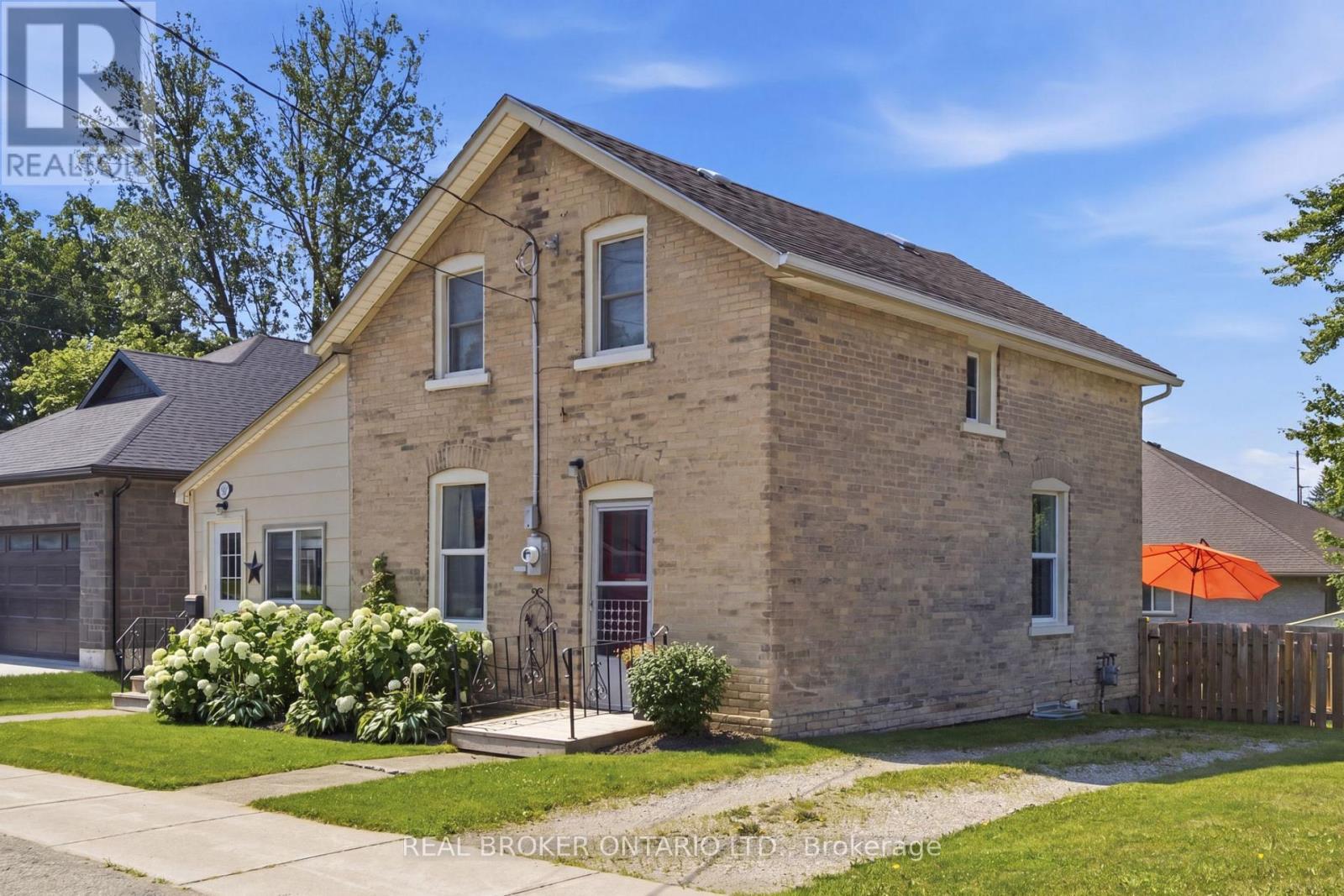 520 Elma Street W, North Perth, Ontario  N4W 1W3 - Photo 3 - X13759262