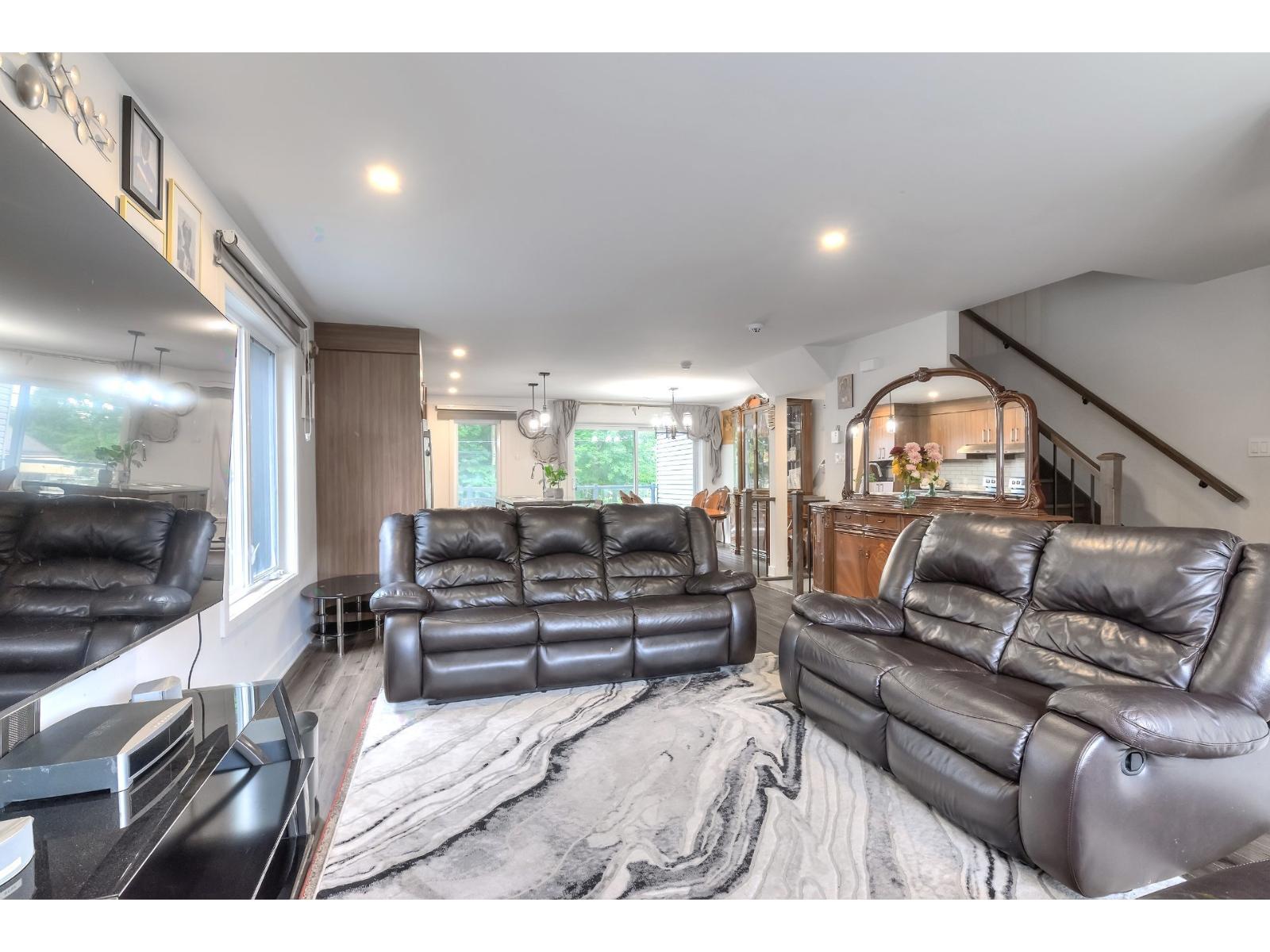 129 Rue Stephen-Hawking Châteauguay Quebec Canada J6K0K2 5