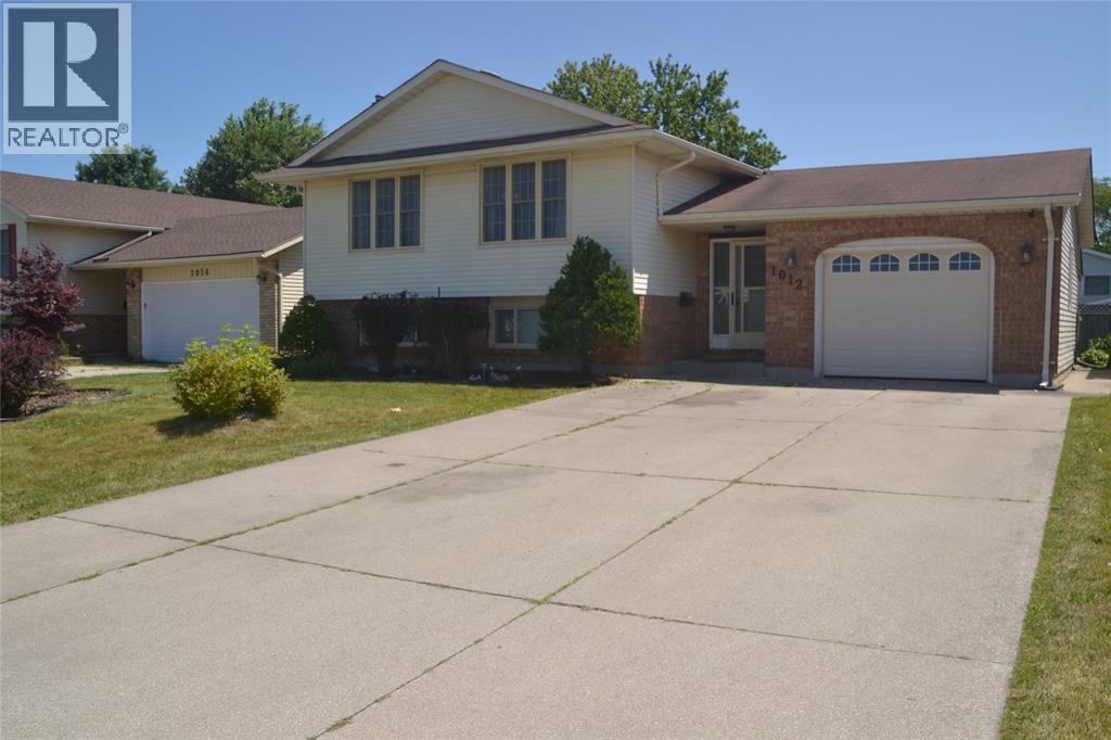 1012 PLYMOUTH STREET Sarnia Ontario Canada N7S5Z5 2
