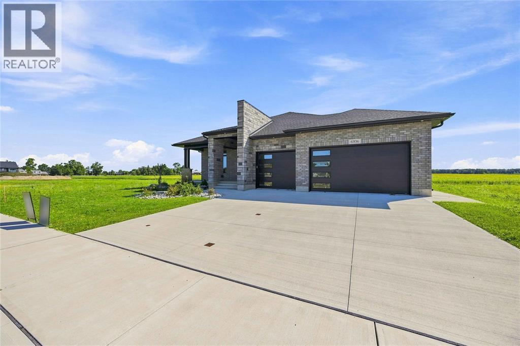 6936 Shoreside Drive, Plympton-Wyoming, Ontario  N0N 1E0 - Photo 4 - 26009123