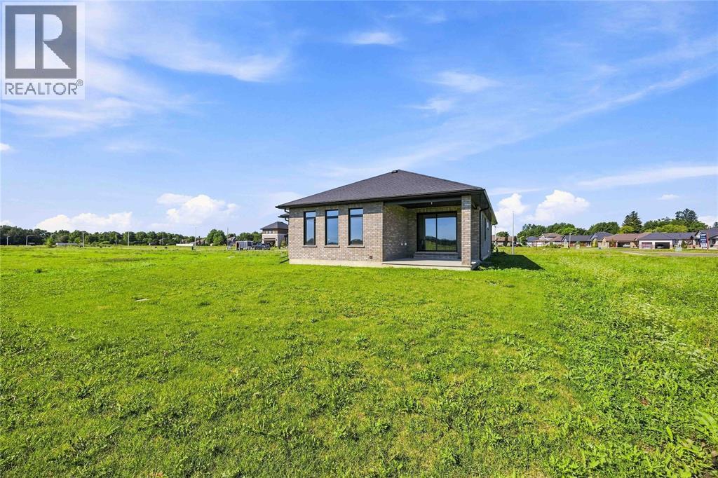 6936 Shoreside Drive, Plympton-Wyoming, Ontario  N0N 1E0 - Photo 44 - 26009123