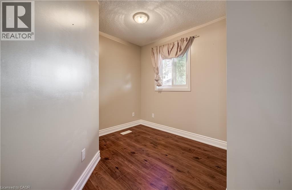573 Robert Ferrie Drive, Kitchener, Ontario  N2P 2T8 - Photo 24 - 40861008