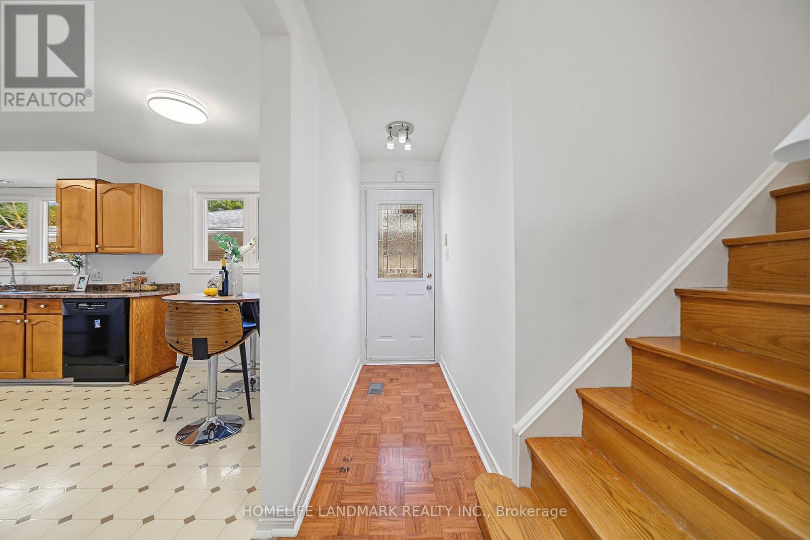 3314 Queen Frederica Drive, Mississauga, Ontario  L4Y 3B2 - Photo 12 - W13758994