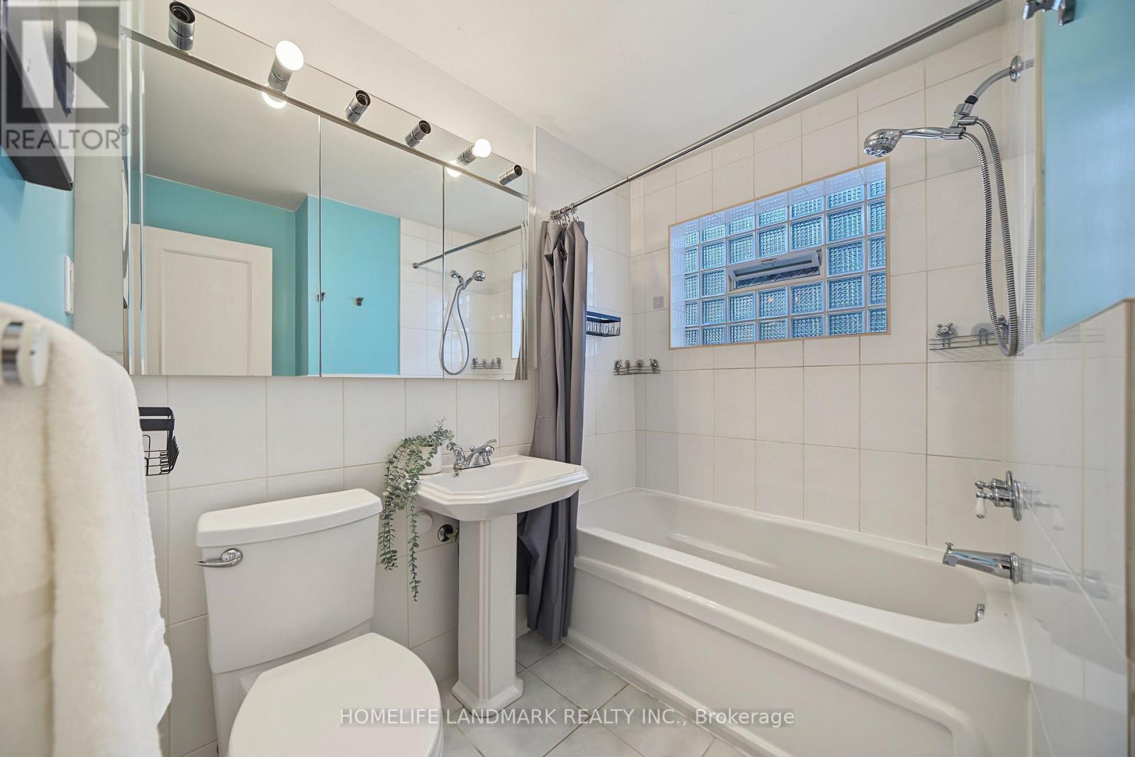 3314 Queen Frederica Drive, Mississauga, Ontario  L4Y 3B2 - Photo 28 - W13758994