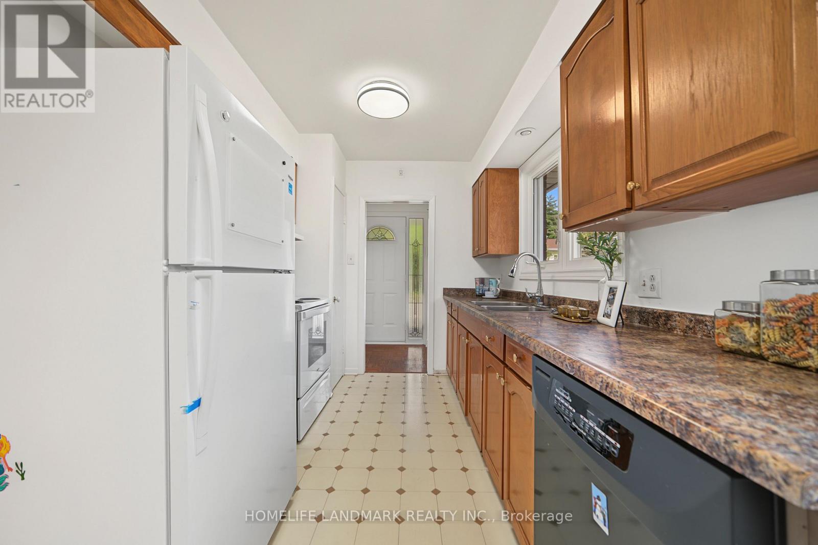 3314 Queen Frederica Drive, Mississauga, Ontario  L4Y 3B2 - Photo 9 - W13758994