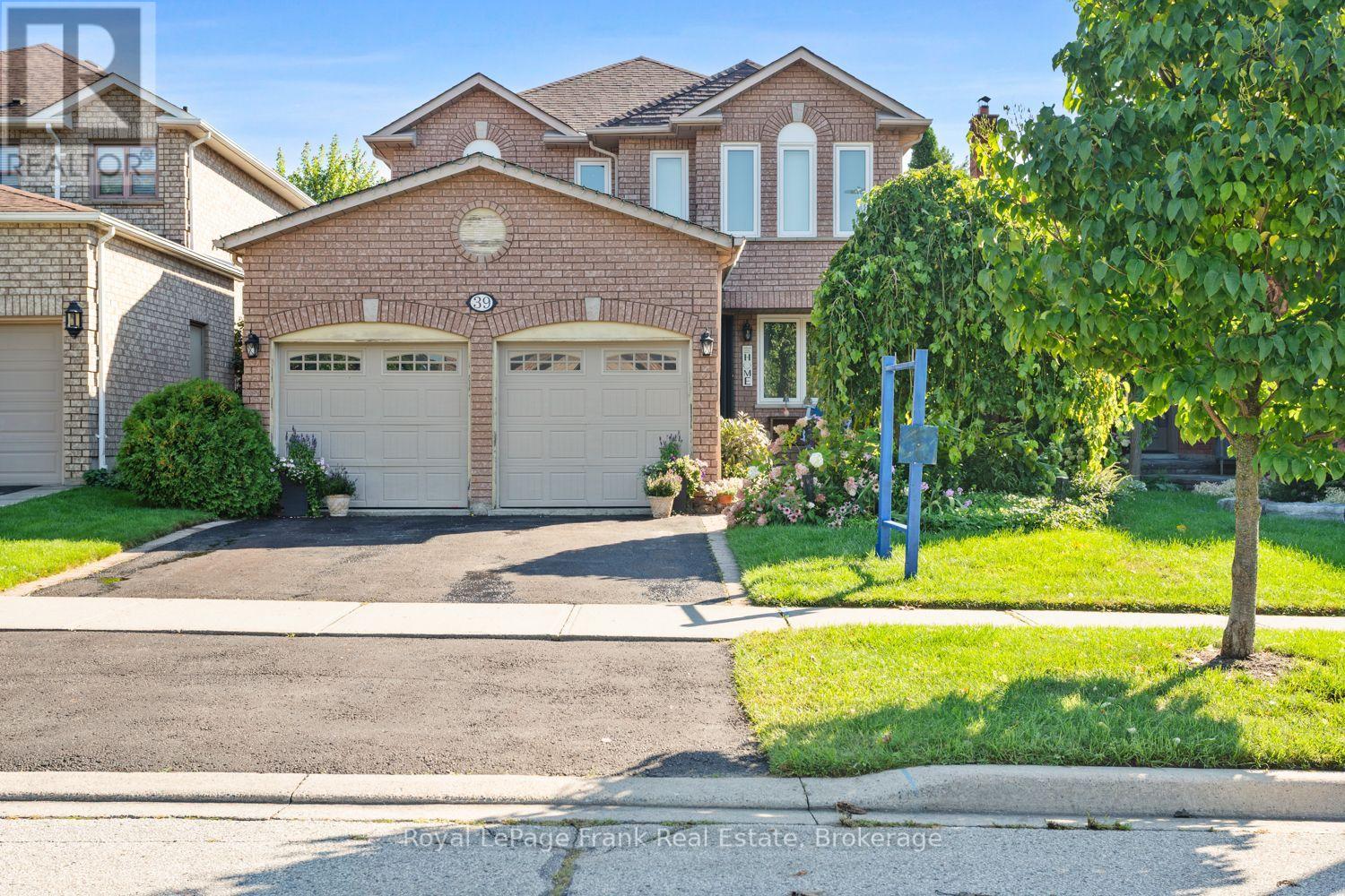 39 MCIVOR STREET, Whitby, Ontario