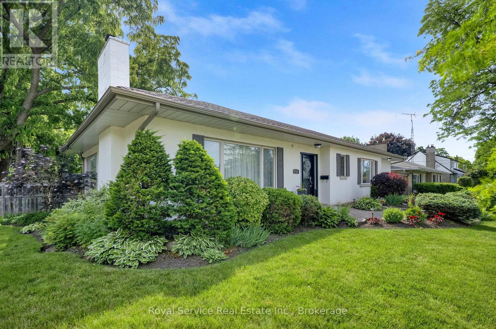 801 King Street, Whitby, Ontario  L1N 5A3 - Photo 3 - E13759304