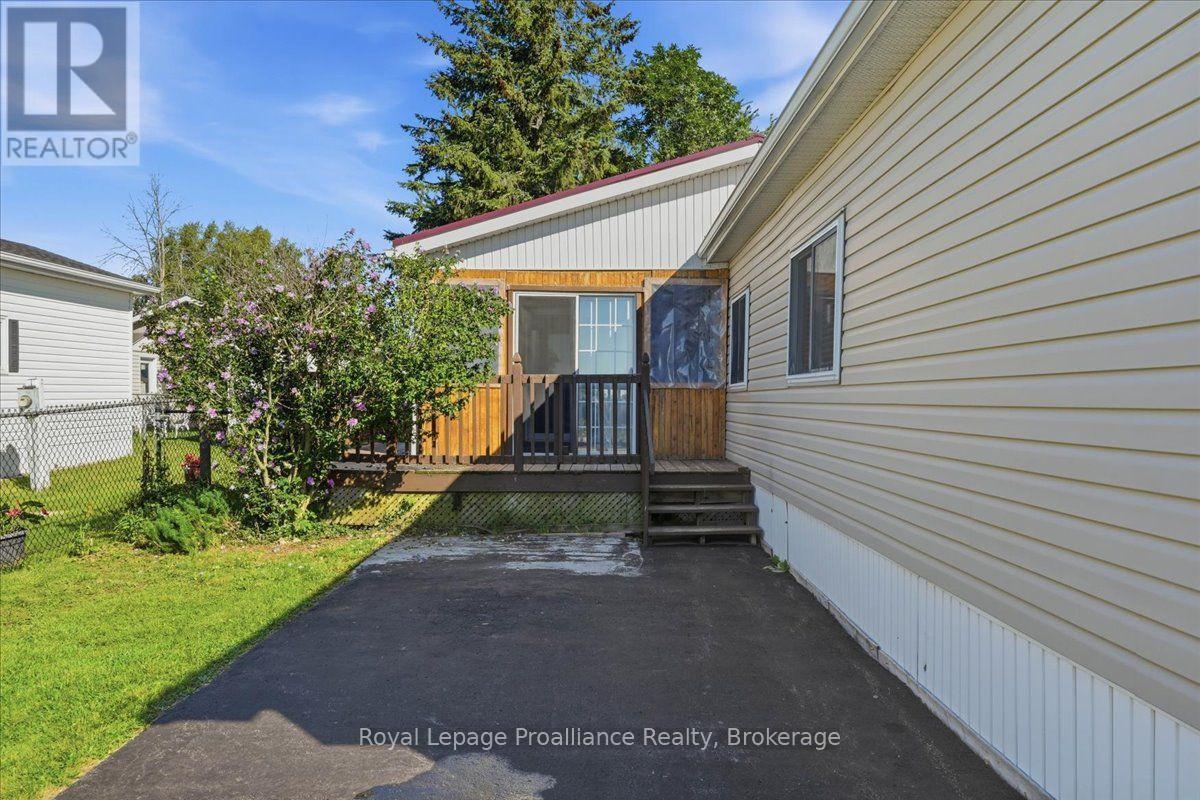 10 Nightingale Lane, Quinte West, Ontario  K8N 4Z3 - Photo 3 - X13759376
