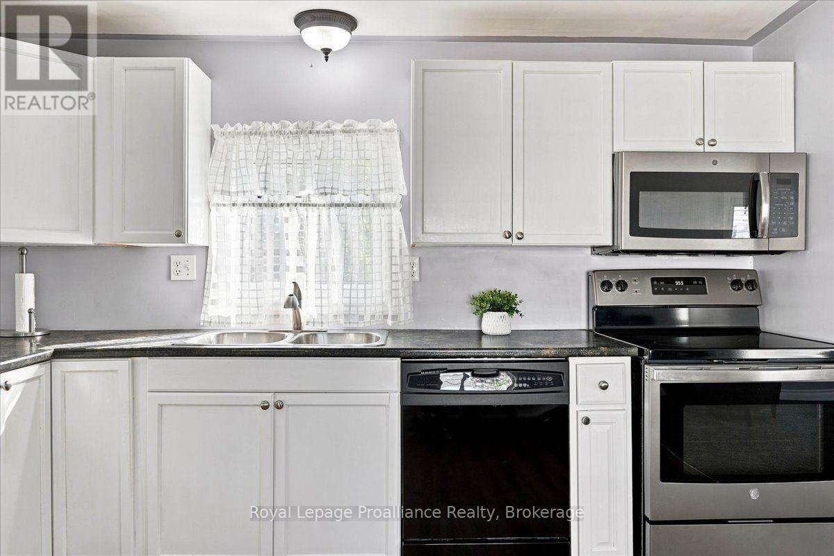 10 Nightingale Lane, Quinte West, Ontario  K8N 4Z3 - Photo 7 - X13759376
