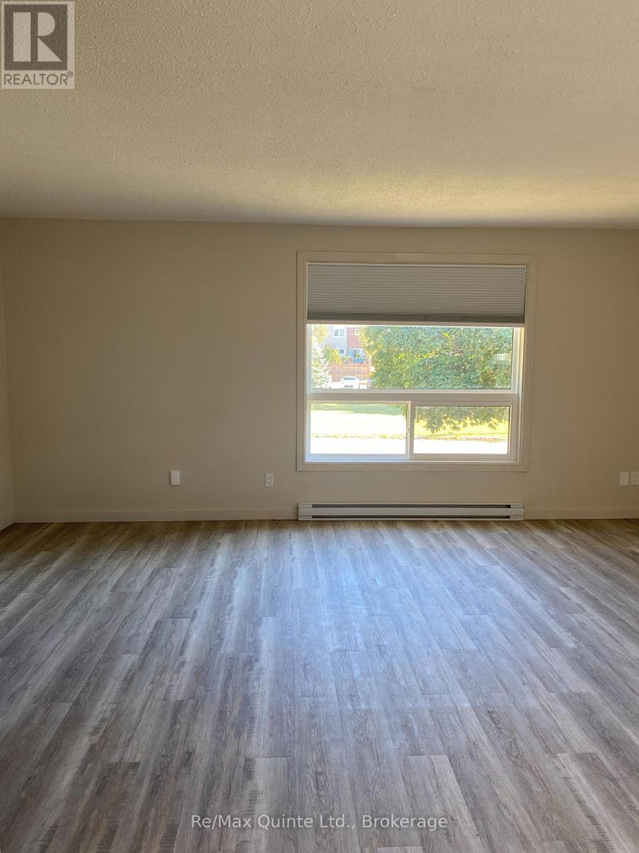 3 - 2 Village Drive, Belleville, Ontario  K8P 4J8 - Photo 2 - X13759492