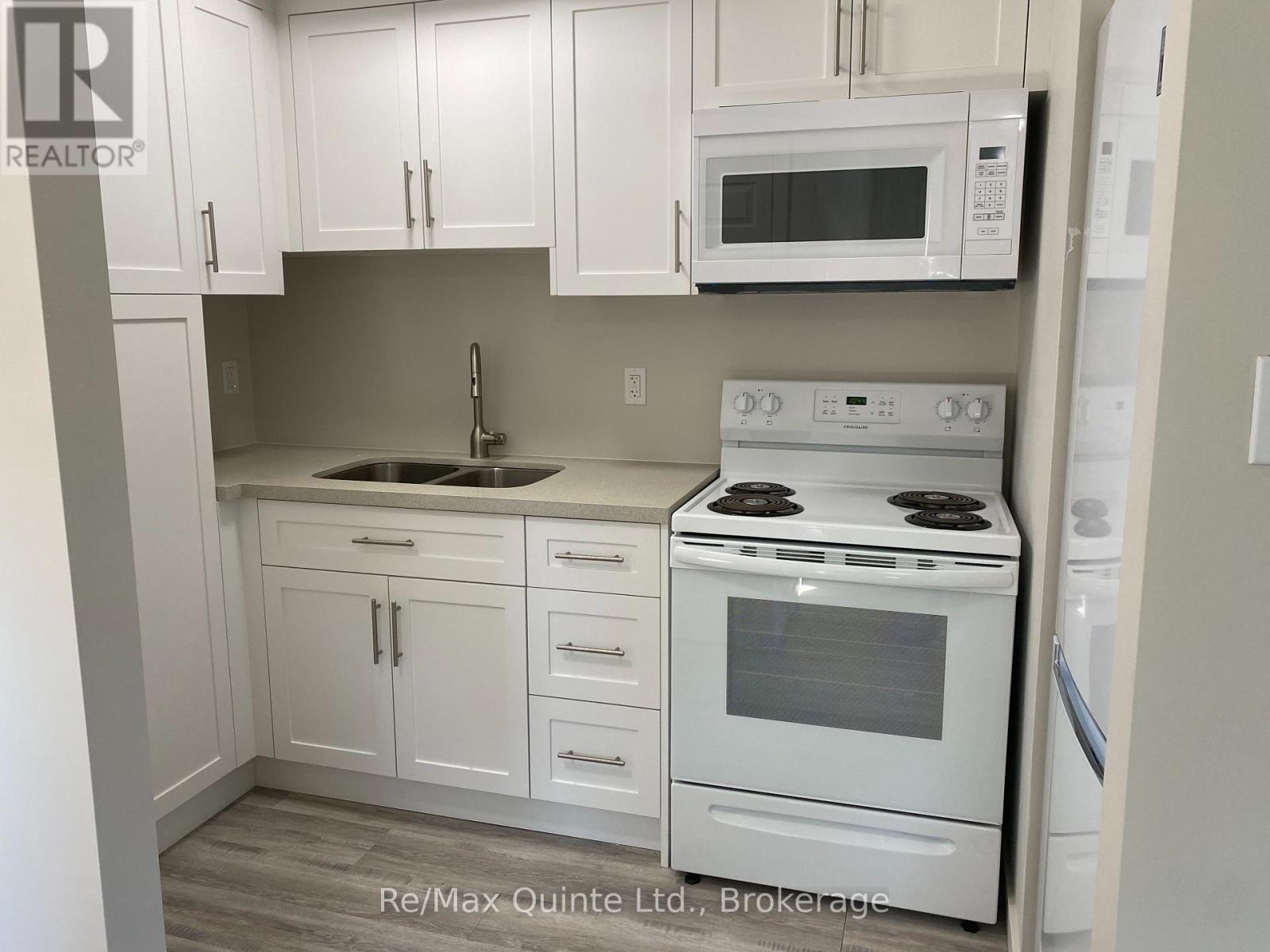 3 - 2 Village Drive, Belleville, Ontario  K8P 4J8 - Photo 5 - X13759492