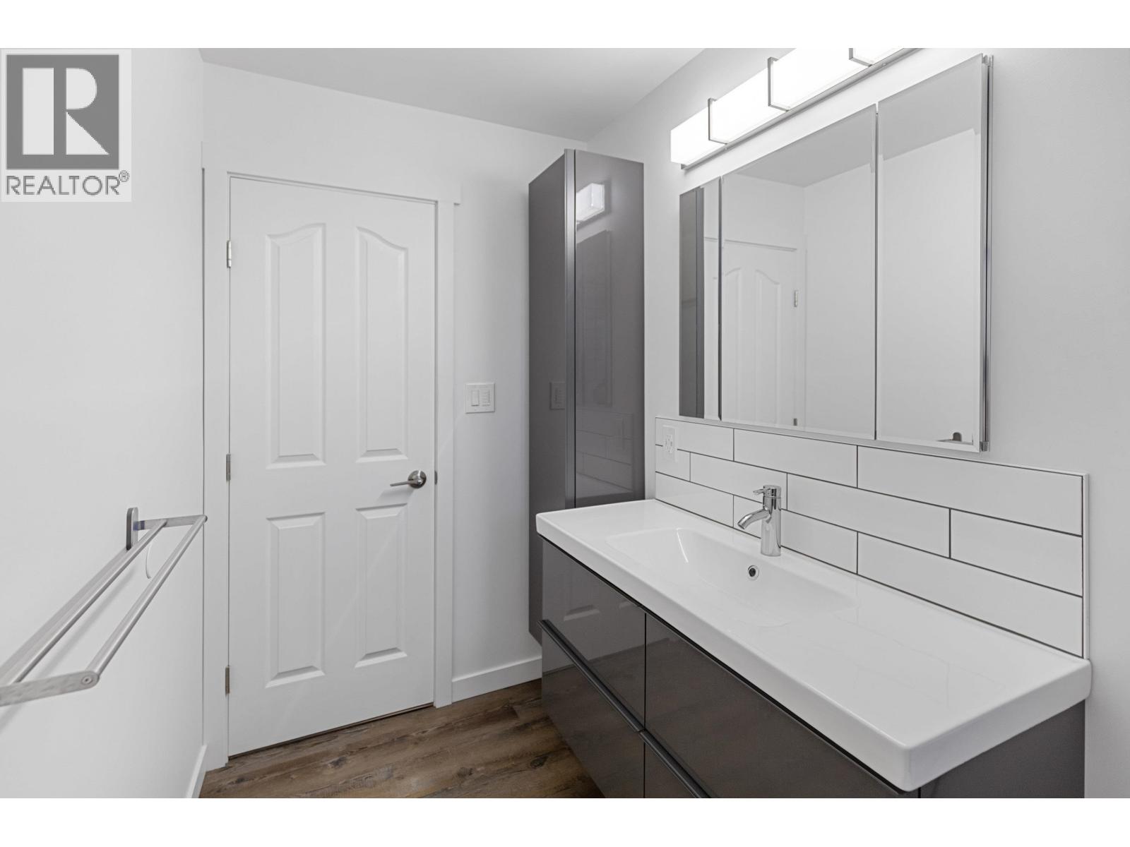 705 Irwin Street, Prince George, British Columbia  V2M 2X6 - Photo 9 - R3163004