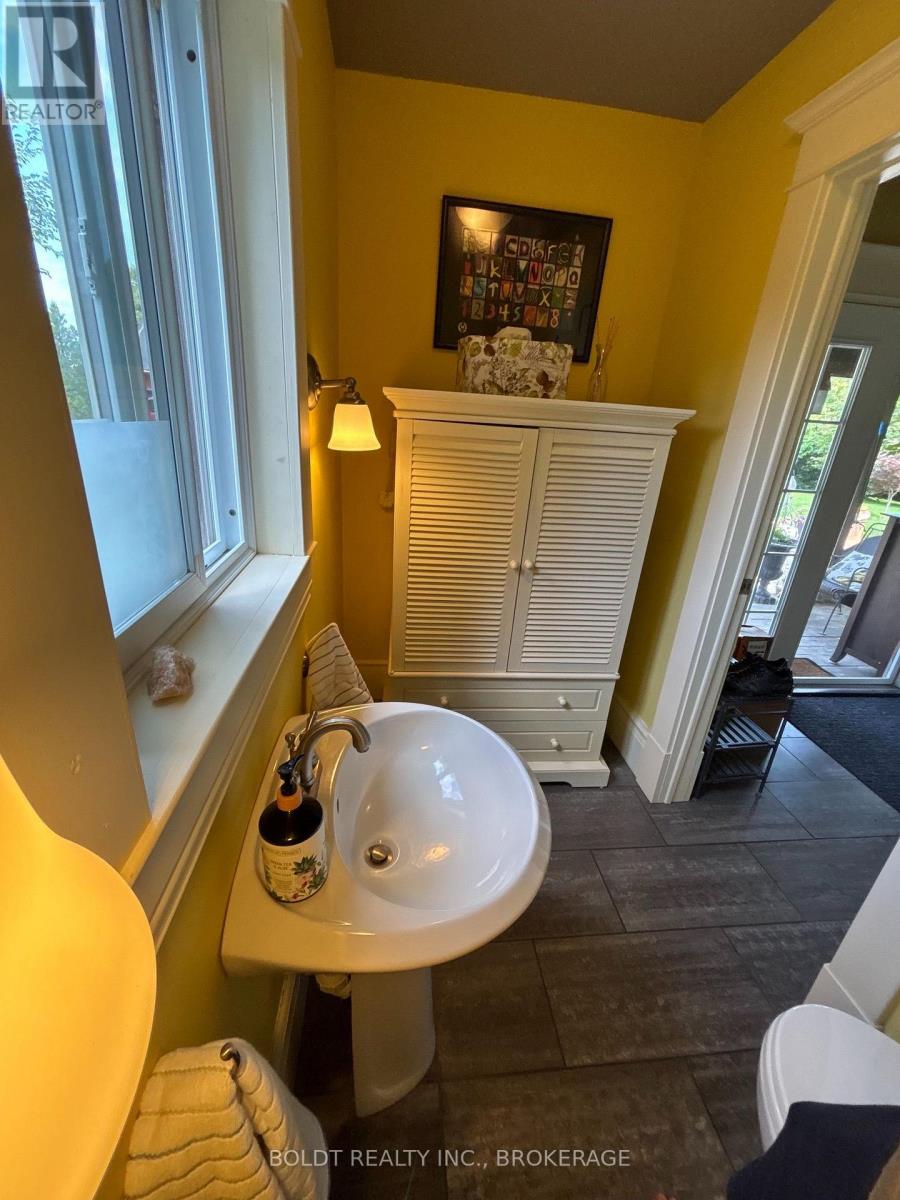 326 Lakeshore Road, Niagara-On-The-Lake, Ontario  L0S 1J0 - Photo 13 - X13759312