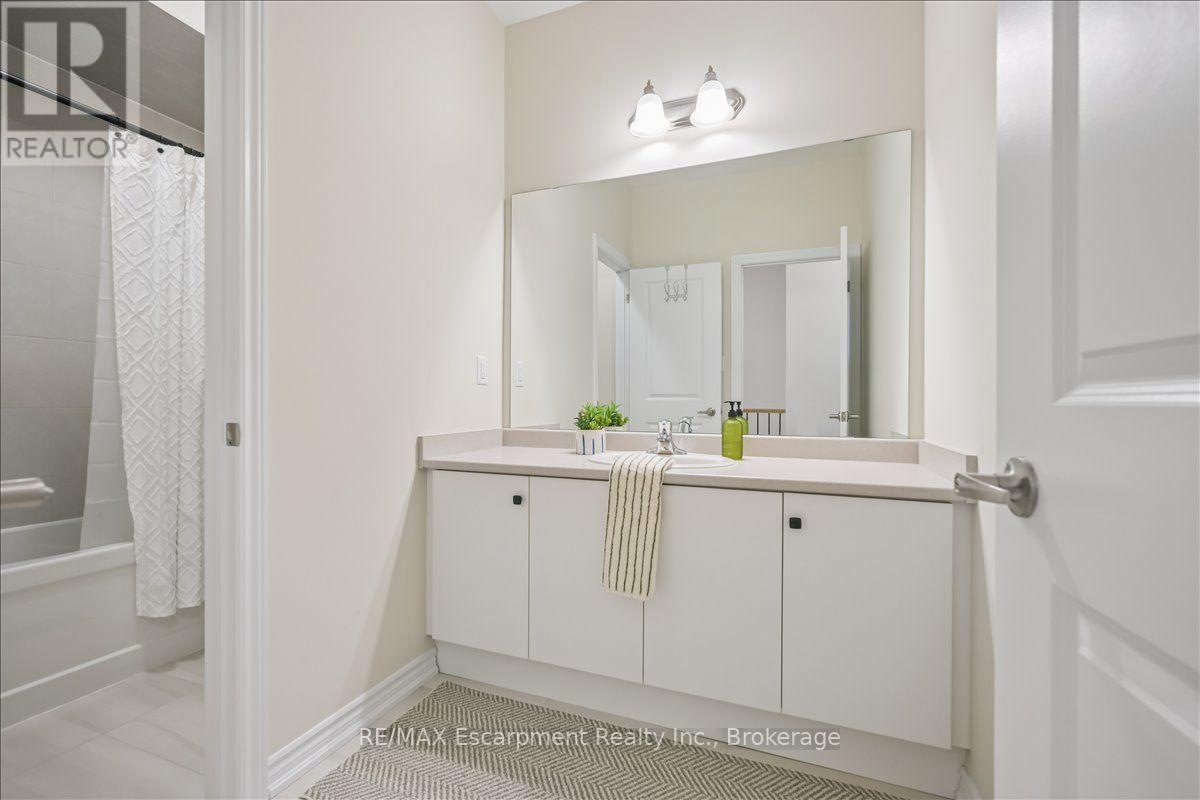 2092 Ellerston Common, Burlington, Ontario  L7P 0V6 - Photo 34 - W13759326