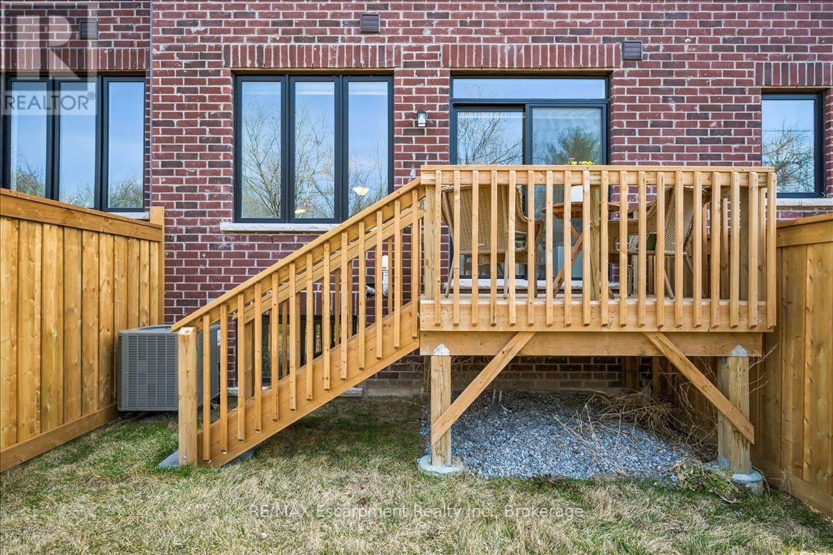 2092 Ellerston Common, Burlington, Ontario  L7P 0V6 - Photo 40 - W13759326