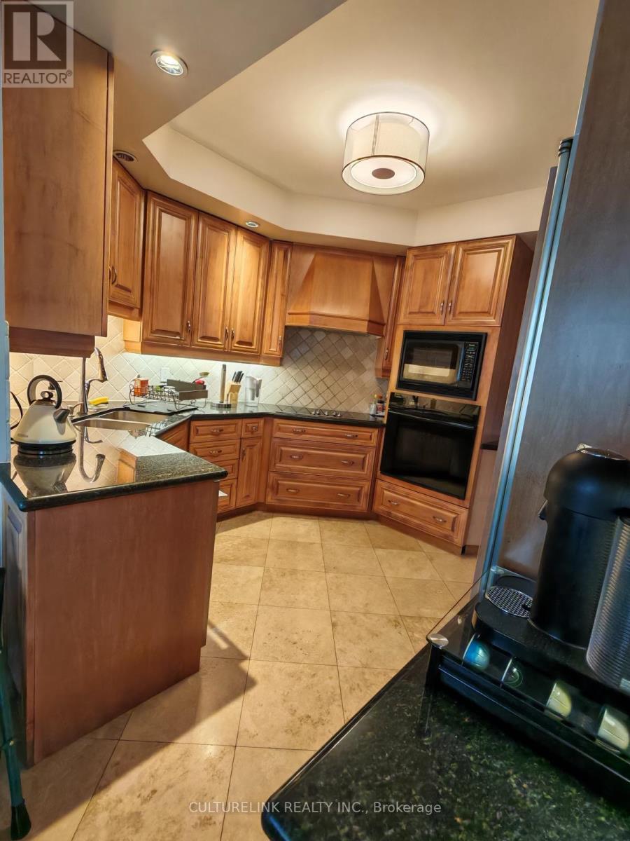 902 - 10 Bellair Street, Toronto, Ontario  M5R 3T8 - Photo 5 - C13759356
