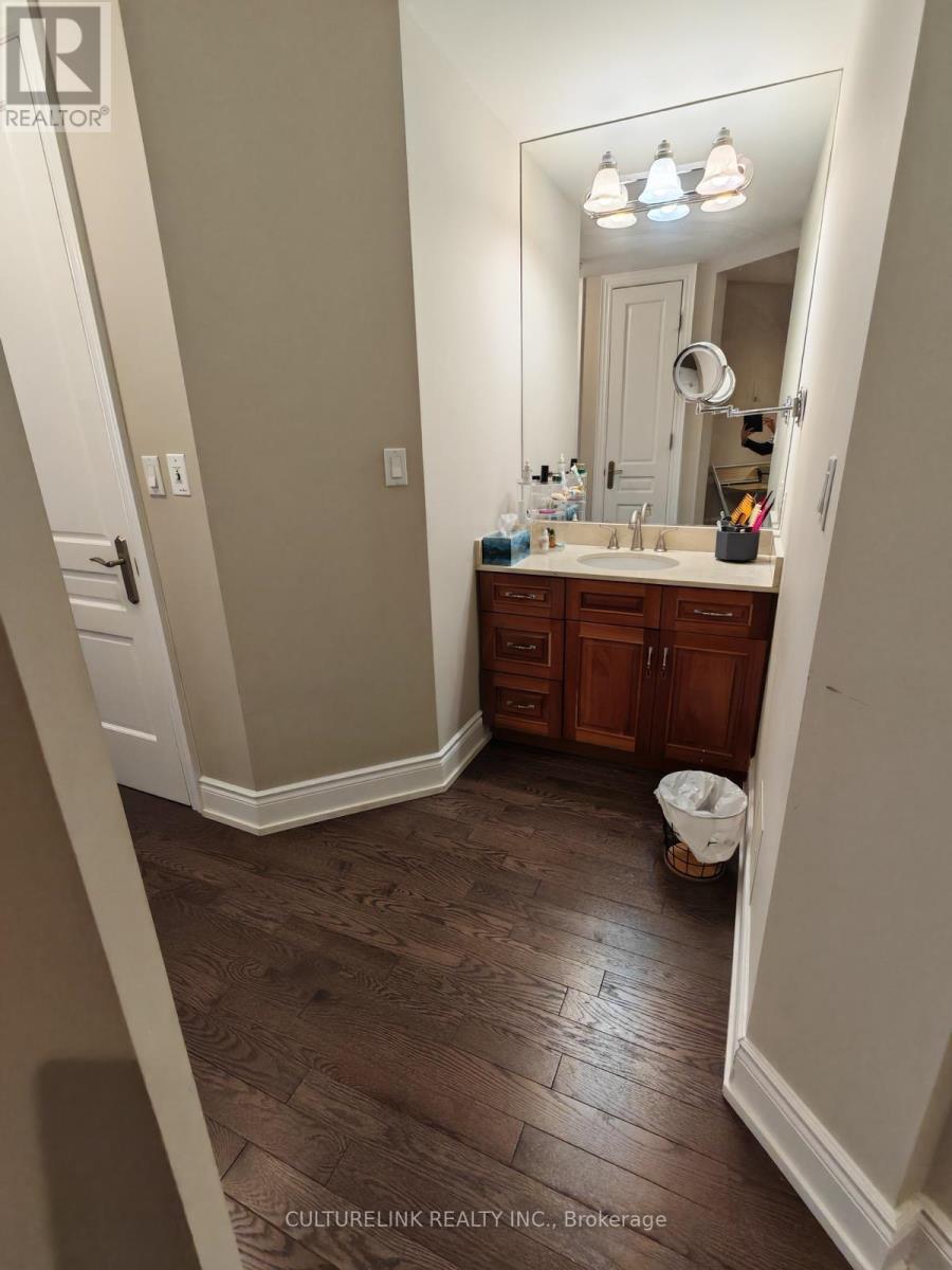 902 - 10 Bellair Street, Toronto, Ontario  M5R 3T8 - Photo 8 - C13759356