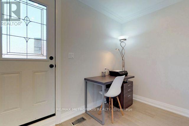 2nd & 3rd Floor - 41 Beatrice Street, Toronto, Ontario  M6J 2T2 - Photo 11 - C13759402