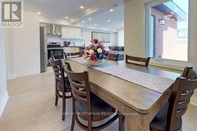 2nd & 3rd Floor - 41 Beatrice Street, Toronto, Ontario  M6J 2T2 - Photo 6 - C13759402