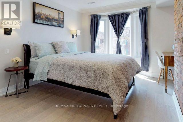 2nd & 3rd Floor - 41 Beatrice Street, Toronto, Ontario  M6J 2T2 - Photo 8 - C13759402