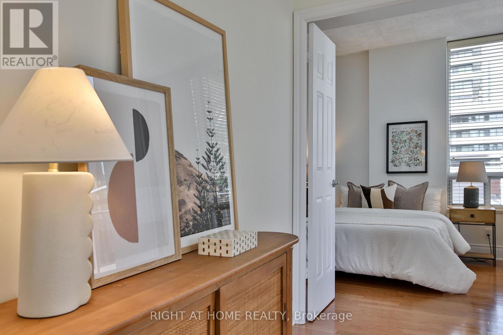 404 - 123 Eglinton Avenue E, Toronto, Ontario  M4P 1J2 - Photo 13 - C13759458