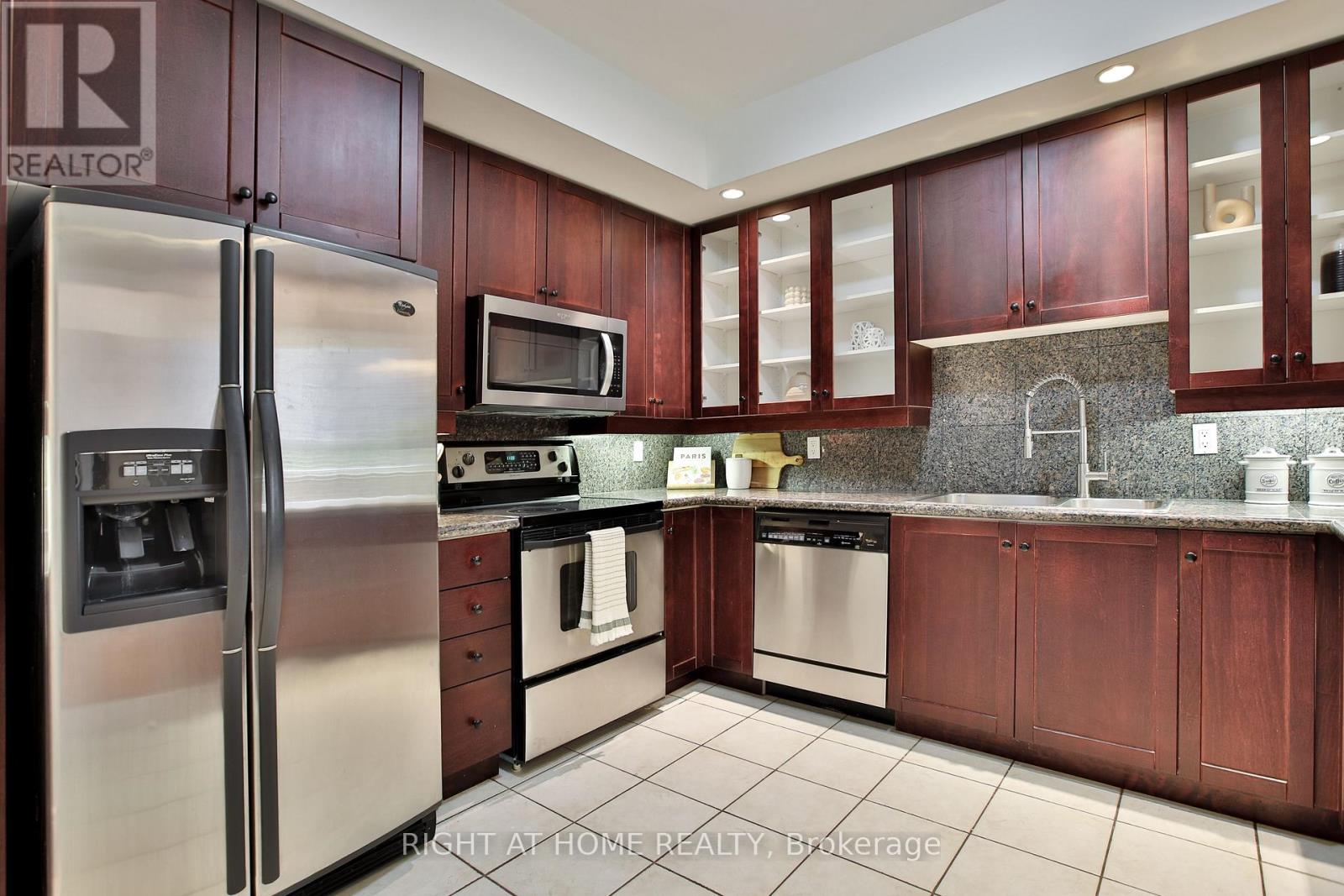 404 - 123 Eglinton Avenue E, Toronto, Ontario  M4P 1J2 - Photo 16 - C13759458