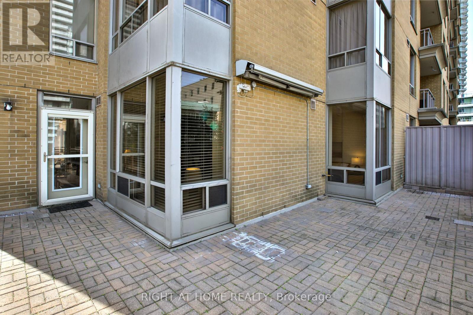 404 - 123 Eglinton Avenue E, Toronto, Ontario  M4P 1J2 - Photo 33 - C13759458