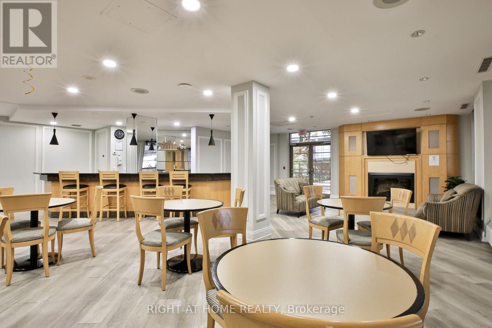 404 - 123 Eglinton Avenue E, Toronto, Ontario  M4P 1J2 - Photo 38 - C13759458