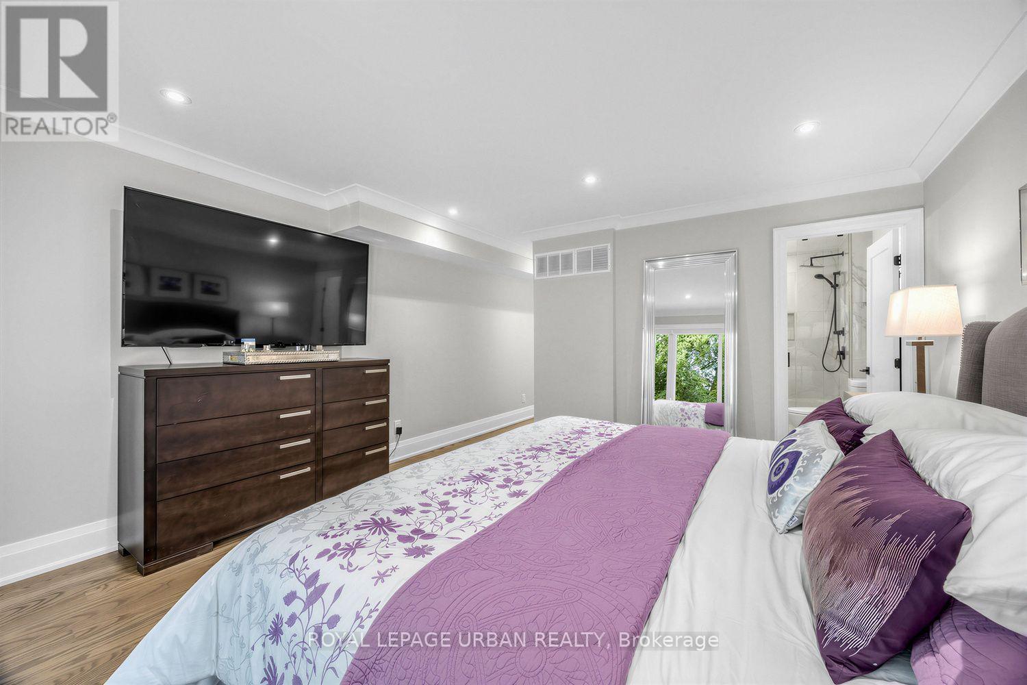 287 Glebemount Avenue, Toronto, Ontario  M4C 3T9 - Photo 19 - E13759308