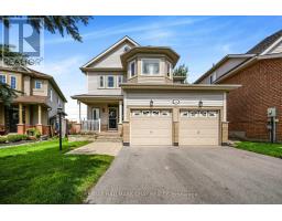 14 STRATHMORE PLACE, Barrie, Ontario