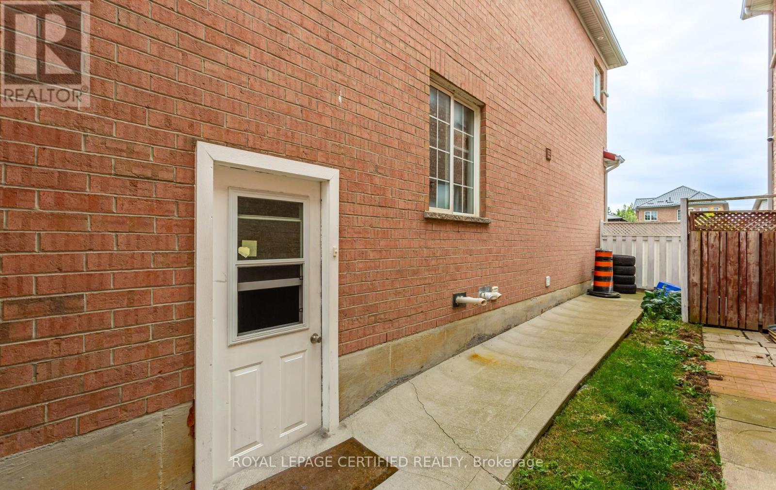 6582 Skipper Way, Mississauga, Ontario  L5W 1P8 - Photo 46 - W13731776