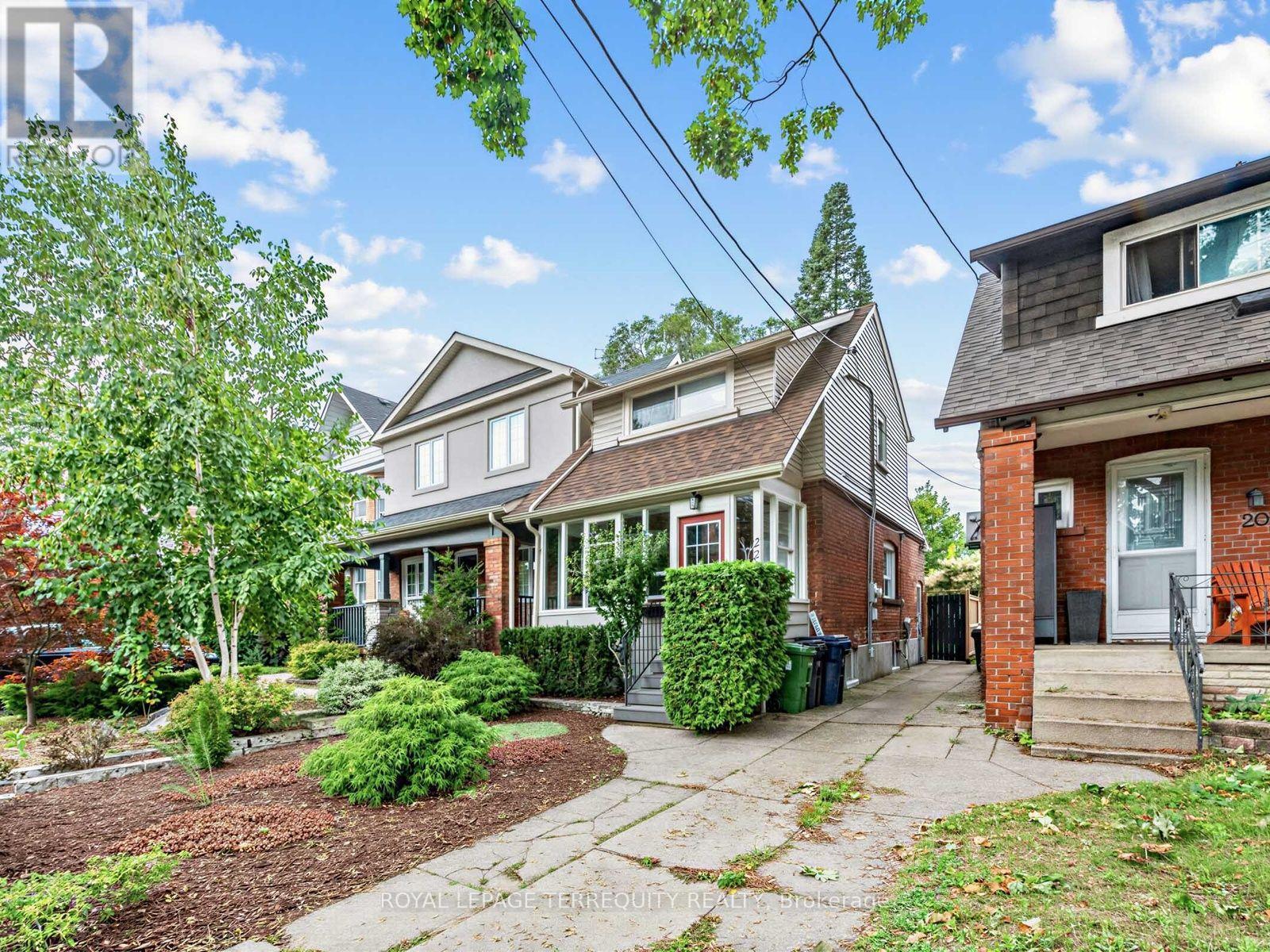 22 MONTYE AVENUE, Toronto, Ontario