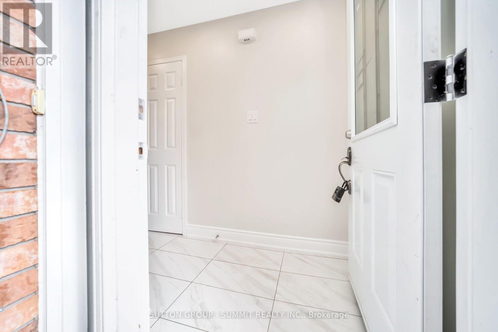45 Cutters Crescent, Brampton, Ontario  L6Y 4M2 - Photo 6 - W13759434