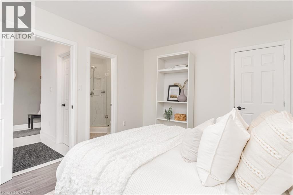 4 Robins Avenue, Hamilton, Ontario  L8H 4M6 - Photo 11 - 40861663