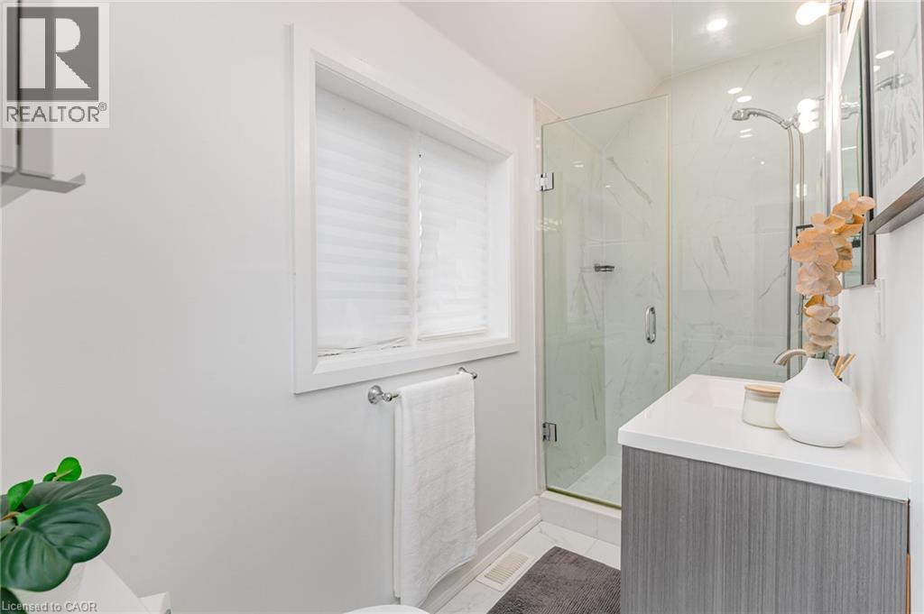 4 Robins Avenue, Hamilton, Ontario  L8H 4M6 - Photo 14 - 40861663