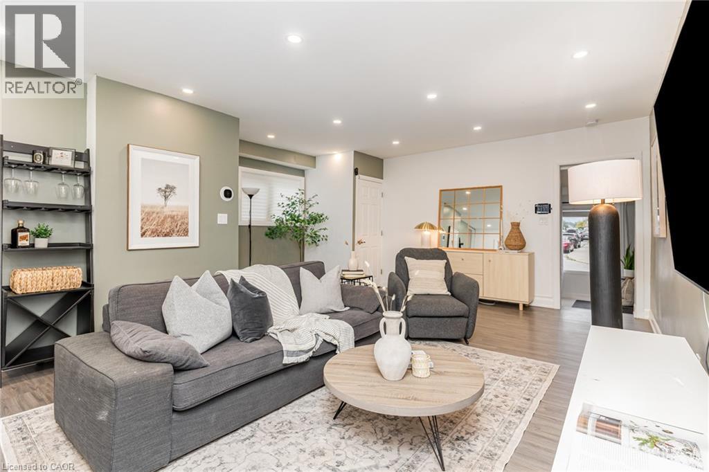 4 Robins Avenue, Hamilton, Ontario  L8H 4M6 - Photo 3 - 40861663