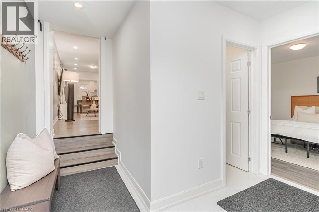 4 Robins Avenue, Hamilton, Ontario  L8H 4M6 - Photo 8 - 40861663