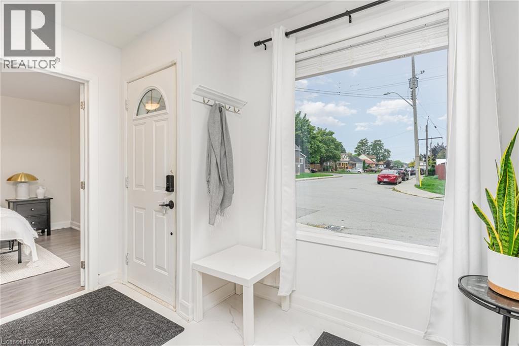 4 Robins Avenue, Hamilton, Ontario  L8H 4M6 - Photo 9 - 40861663