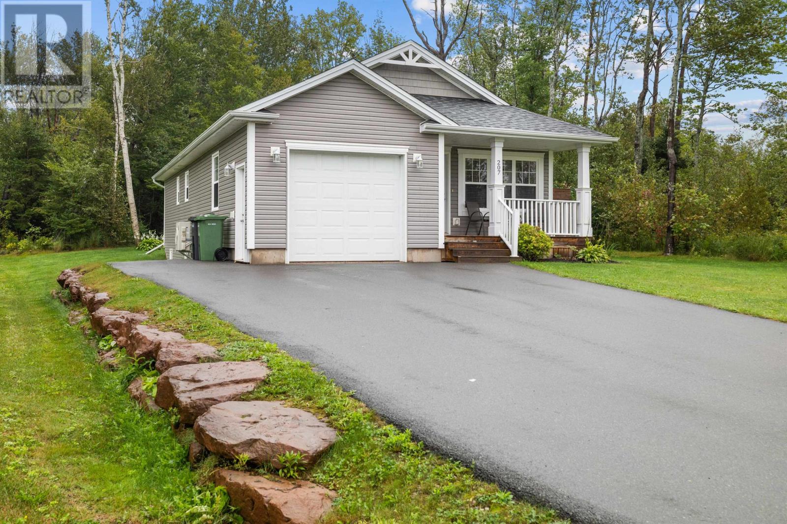 207 Hollis Avenue, Stratford, Prince Edward Island  C1B 4A1 - Photo 4 - 202622758