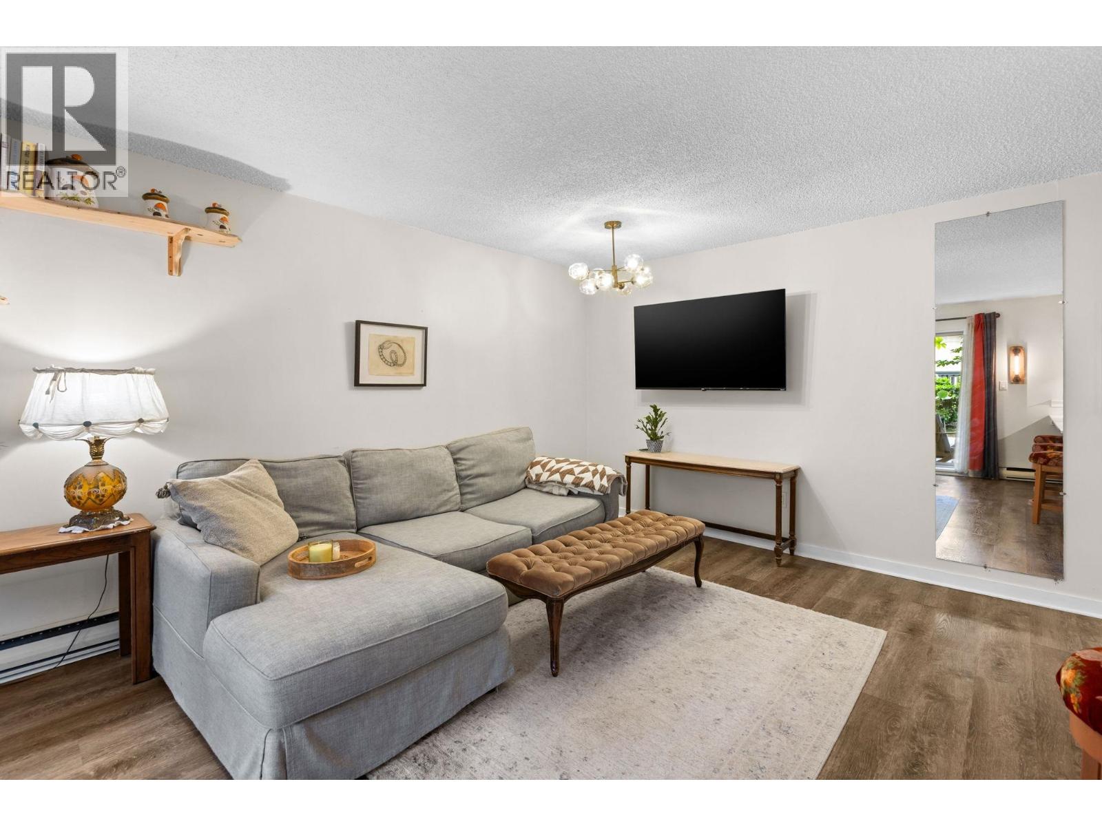 210 9867 Manchester Drive, Burnaby, British Columbia  V3N 4P6 - Photo 4 - R3162353