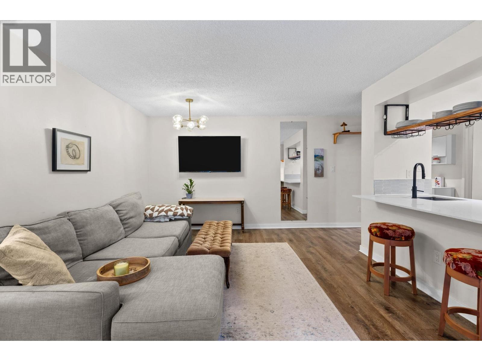 210 9867 Manchester Drive, Burnaby, British Columbia  V3N 4P6 - Photo 5 - R3162353