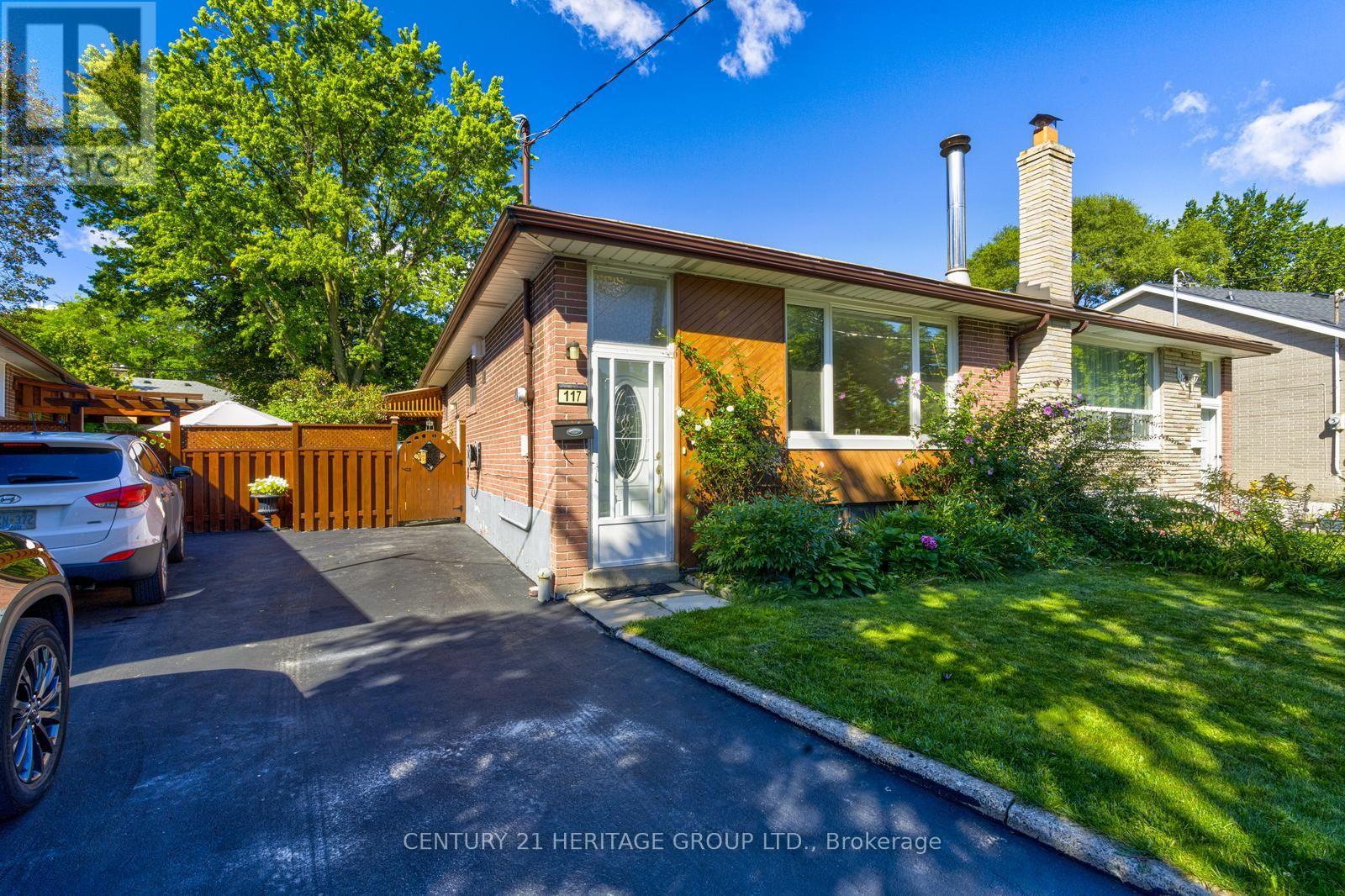 117 Marbury Crescent, Toronto, Ontario  M3A 2G3 - Photo 3 - C13759158